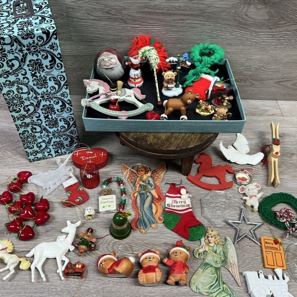 Vintage Lot Christmas Tree Ornaments Yarn Plastic Felt Wood Handmade Assorted - Picture 1 of 16